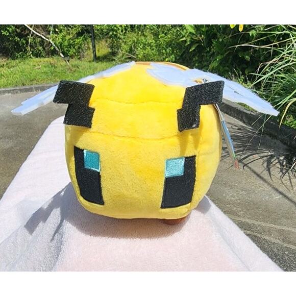 Minecraft 8 Inch Bee Plush NWT Stuffed Animal - Picture 2 of 9